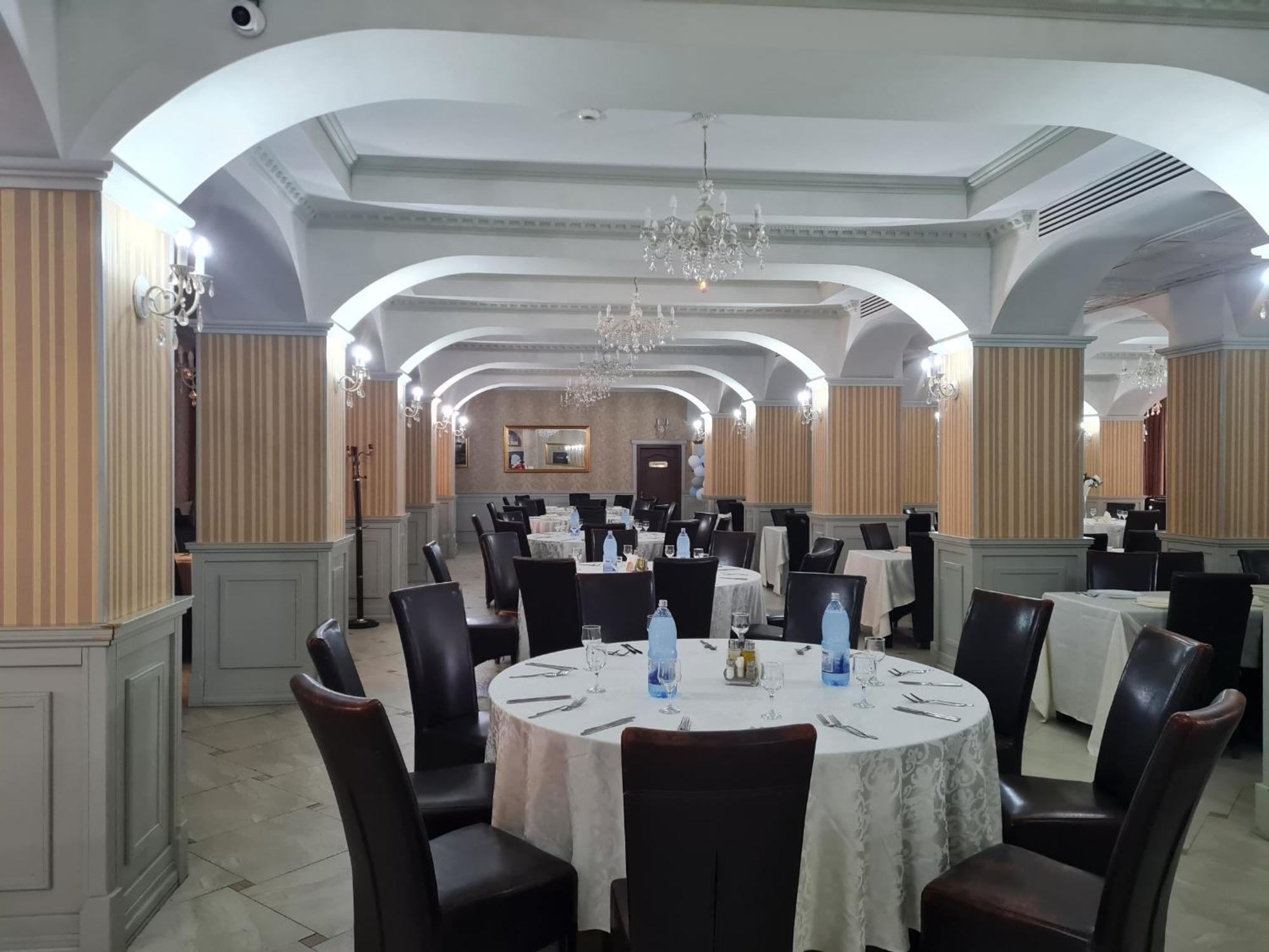 Hotel Valahia Targoviste Exteriör bild
