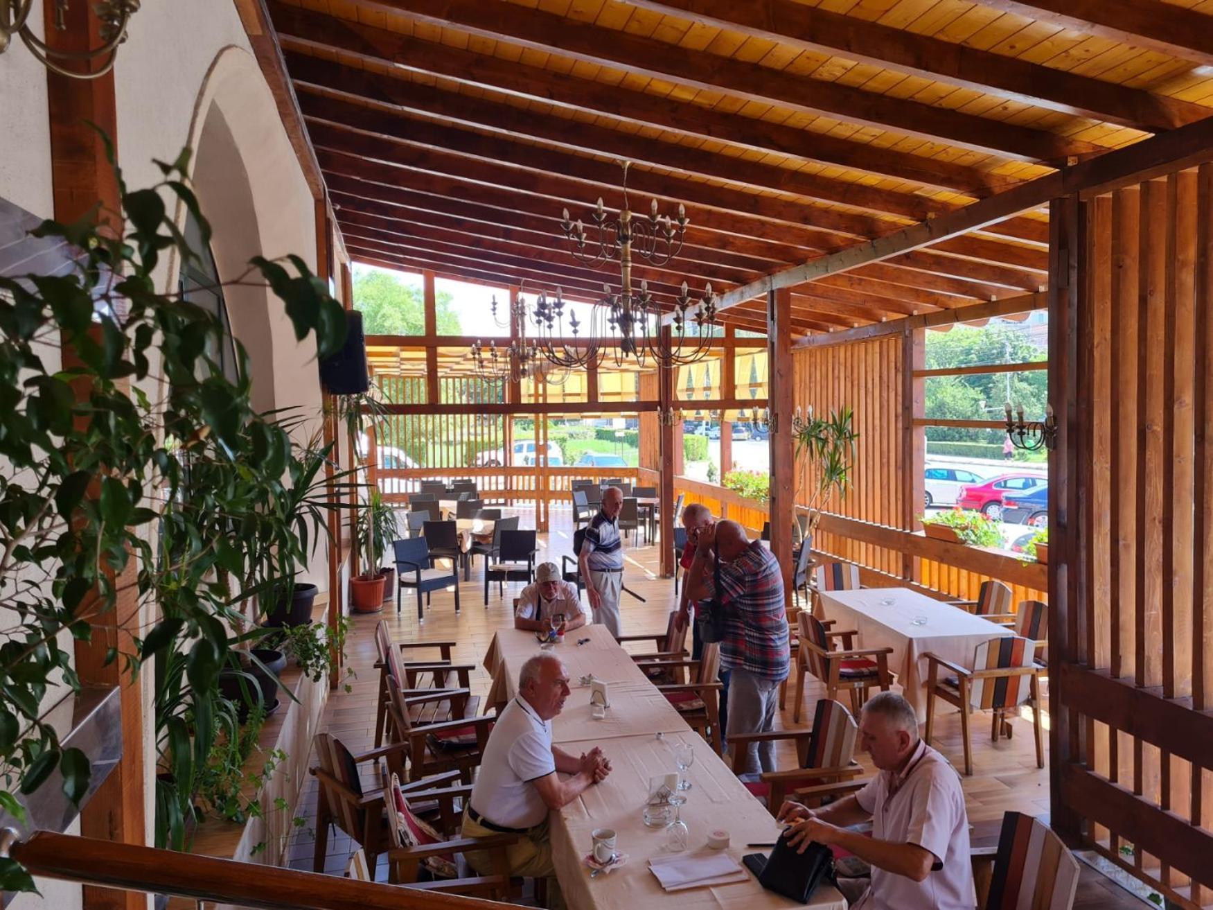 Hotel Valahia Targoviste Exteriör bild