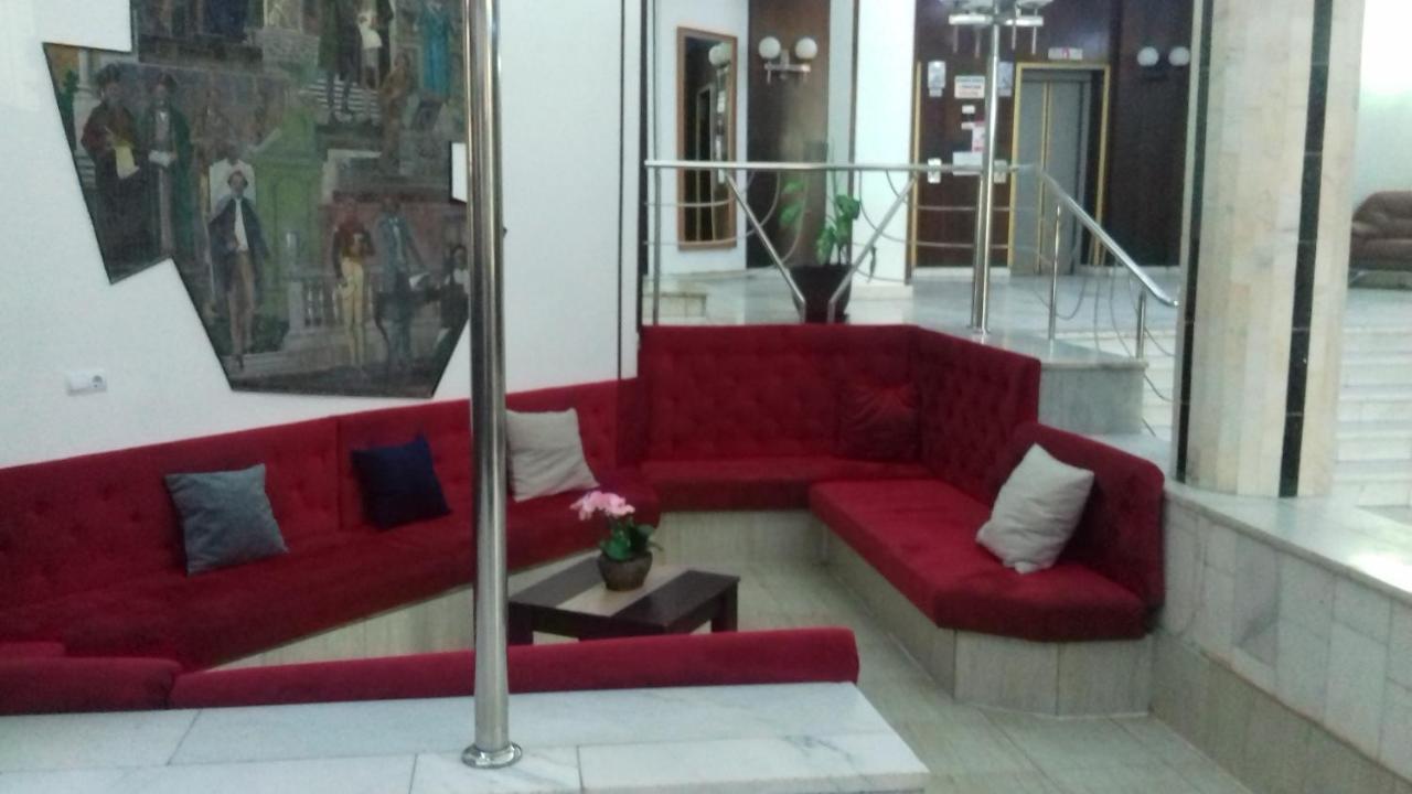Hotel Valahia Targoviste Exteriör bild